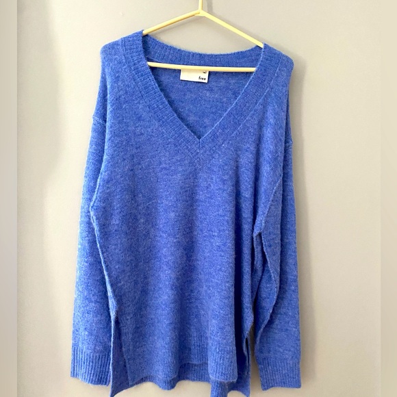 Wilfred Free Oversized Blue Sweater NWT - Picture 1 of 3